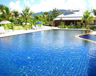 Pai Iyara Resort - פאי - בריכה