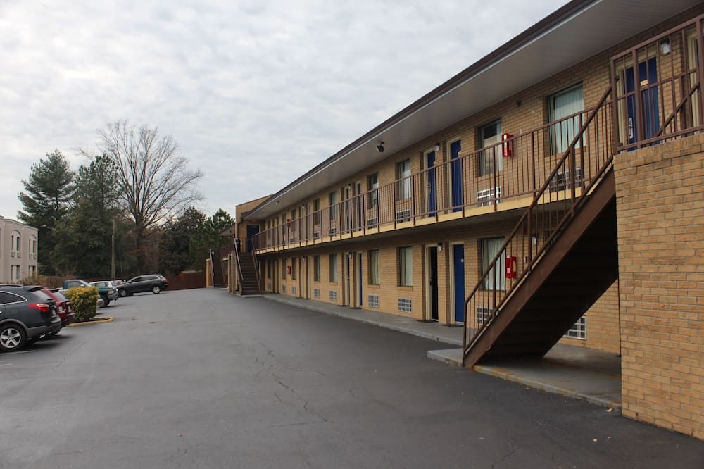 Americas Best Value Inn - Fredericksburg North