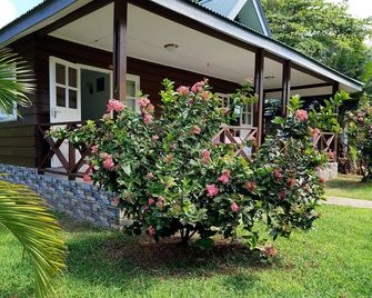 Chez Michellin Pensions Residence - La Digue Island - Exterior