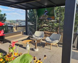 Cherry Creek Rooftop Oasis- Pool, Hot Tub and breathtaking Mountain View’s - 丹佛（科羅拉多州） - 陽台