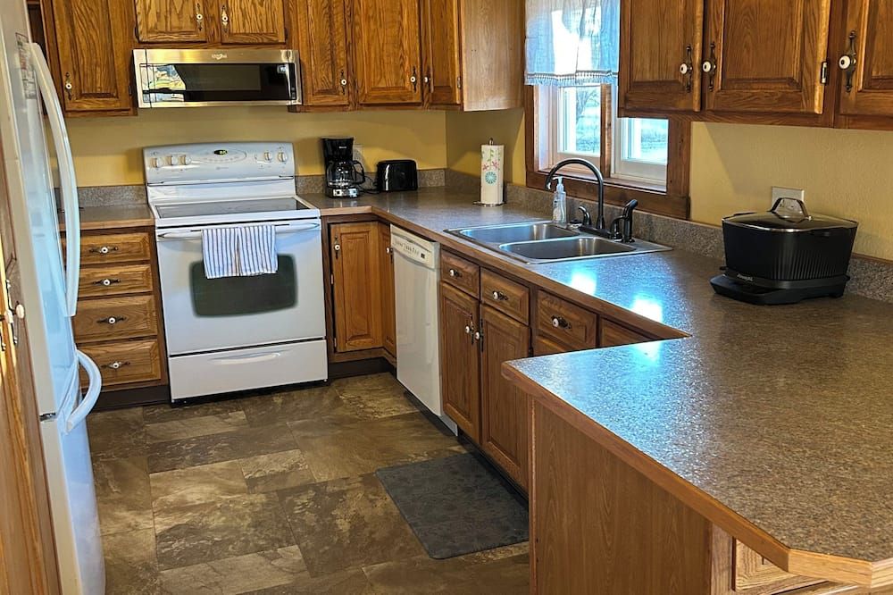 4-bedroom house with AC in friendly Shelby, MT - Shelby - Cocina