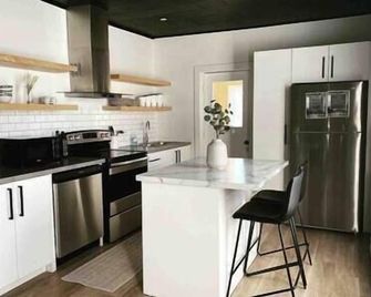 Downtown Campbellton Loft - Campbellton - Cuisine