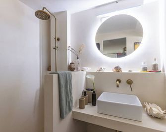 Chez Adela - Almoster - Baño