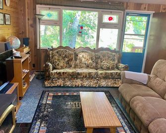 New Nirvana Rentals Listing-Classic Cottage Charm- 3 Bedroom - Grand Marais - Living room