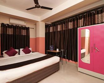 Hotel O Prabha Palace Lodge - Guwahati - Bedroom