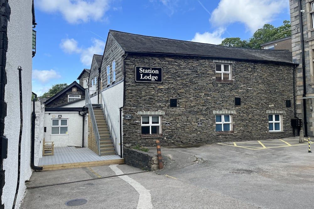 Station Lodge - FREE off-site Health Club access with Pool, Sauna, Steam Room & Gym - Windermere - Gebäude