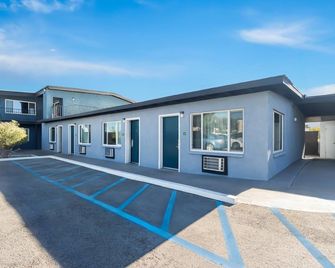 Suburban Studios Ridgecrest near China Lake Naval Station - Ridgecrest - Bygning