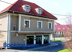 Adler Hotel - Budaors - Gebouw