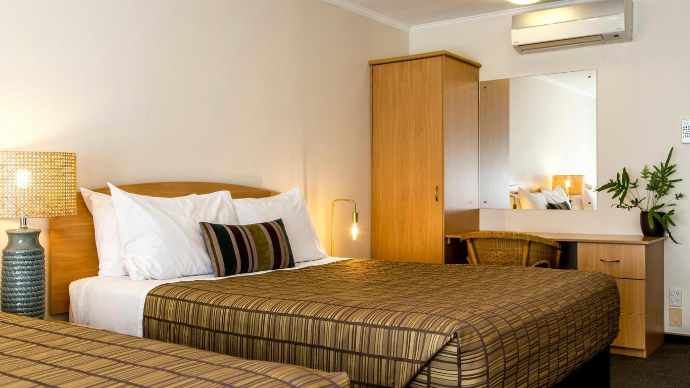 Greenlane Manor Motel