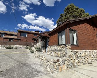 June Lake Villager - June Lake - Edificio