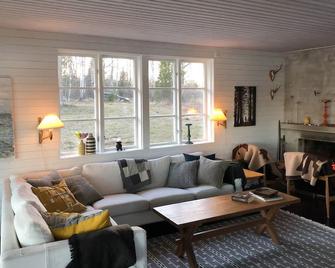 House On The Lake In An Absolutely Secluded Location, With All Amenities, Sauna And Boats - Tjällmo - Sala de estar