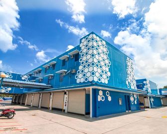 Hotel Dream World Las Pinas - Las Piñas - Gebouw