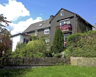 Vibrant Apartment in Willingen with Private Terrace - Willingen - Gebäude