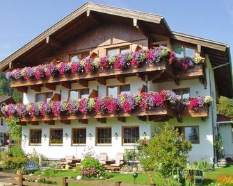 Swiss stone pine room - Golfvilla - Pertisau - Bâtiment