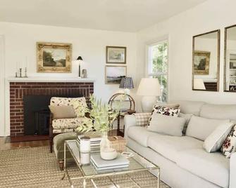 The Miller Farmhouse - Harrisburg - Sala de estar