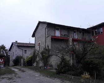 Cascina Binelli - Dogliani - Gebäude
