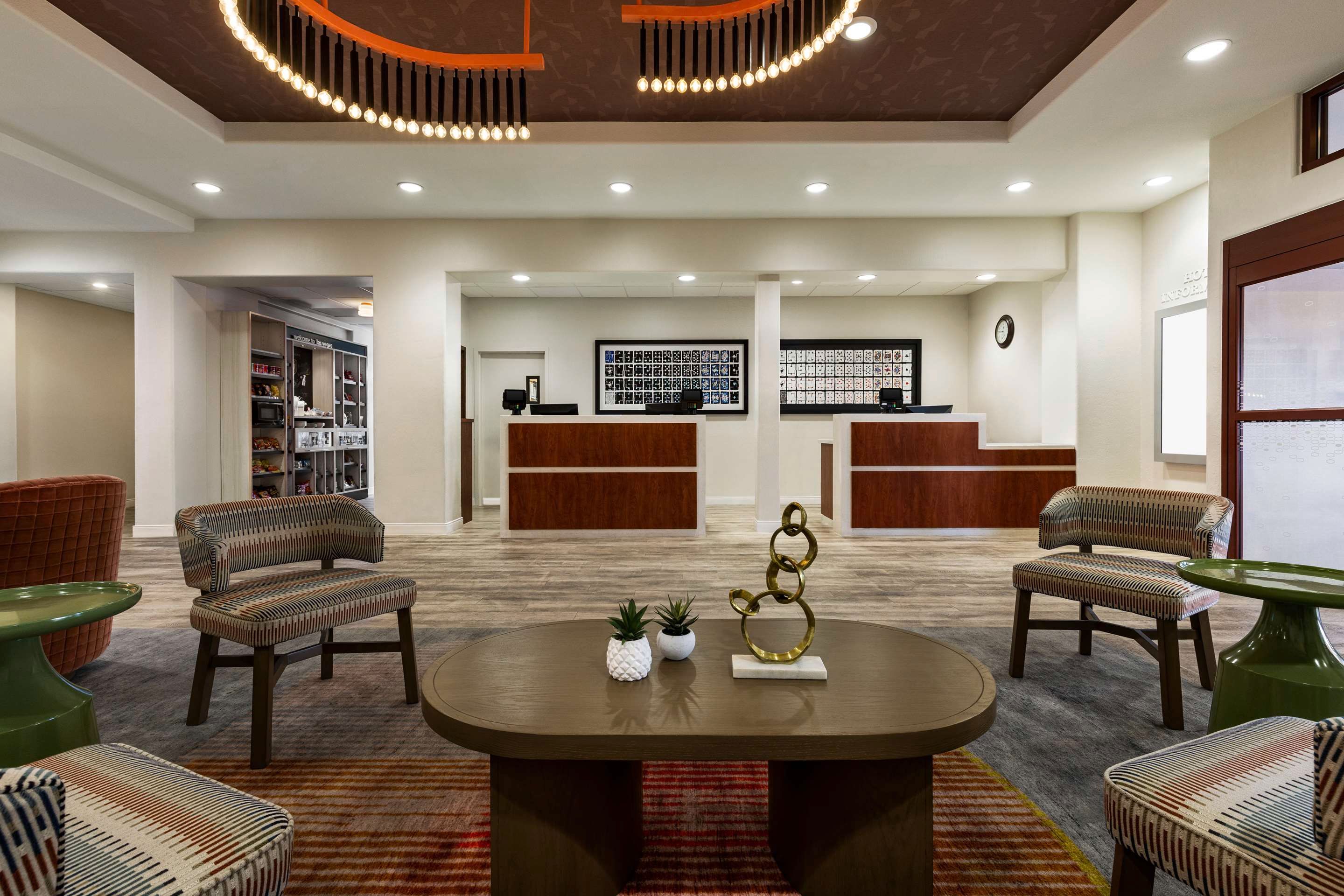 Hampton Inn Tropicana thumbnail 3