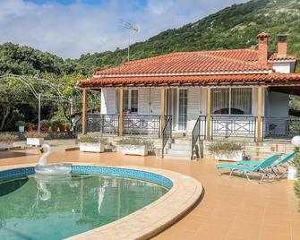 Villa Mitzelos - Skiathos - Pool