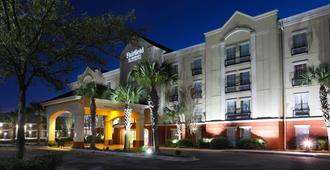 Fairfield Inn & Suites by Marriott Charleston North/Ashley Phosphate - North Charleston