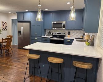 3 bedroom house just 1 mile from the heart of historic downtown Waxahachie! - Waxahachie - Keuken
