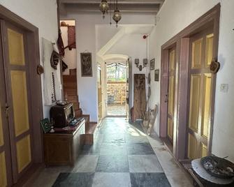 Sakli Konak - Karaburun - Chodba