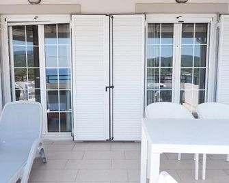 Thea Studios - Foinikounta - Balcony