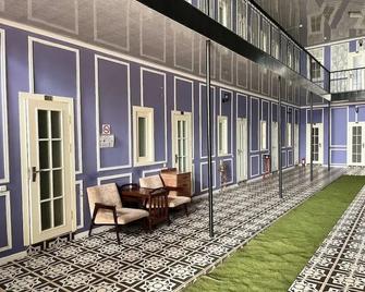 The Palms Hostel - Taskent