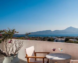 Faros Apartments - Adamantas - Balcón
