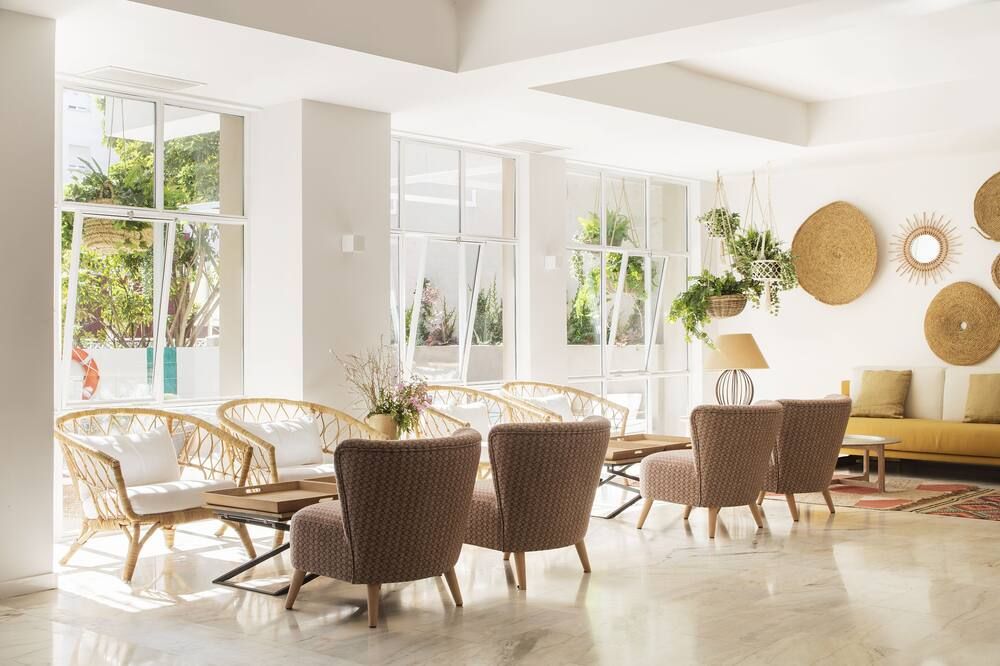 The 15th Boutique Hotel - יורט דה מאר - לובי