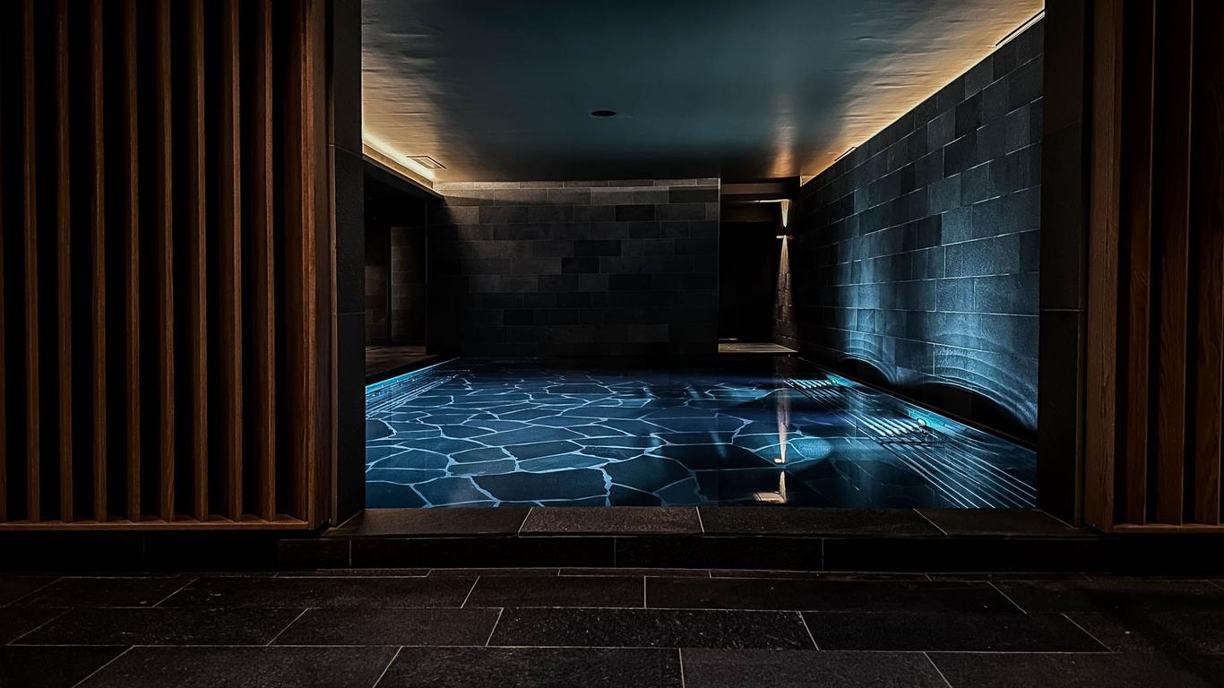 فيرست هوتل بيلينجهوز