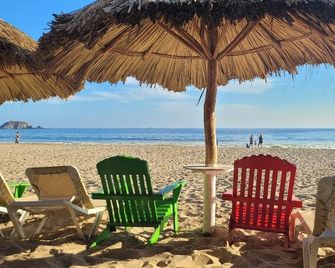 Two Story Luxury 3000sq Penthouse - Ixtapa - Strand
