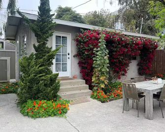 Charming back house in walkable Los Feliz - Los Ángeles - Patio