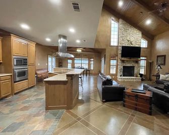 Peaceful Texas Ranch Retreat on the Lake - Midlothian - Sala de estar