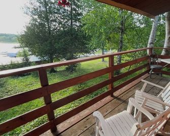3-bedroom cottage #1 with jet tub - Temiskaming Shores - Balcony