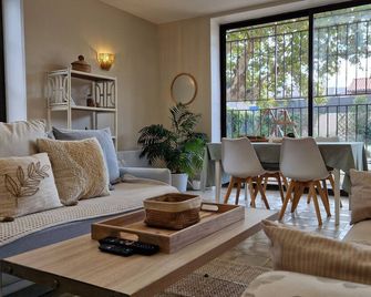 Le Champ du Roy Appartement 76m2 Lyon Sud 5min A7 parking privé - Chasse-sur-Rhône - Living room