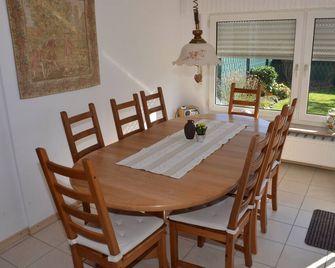 House Lilo. - Leer - Salle à manger