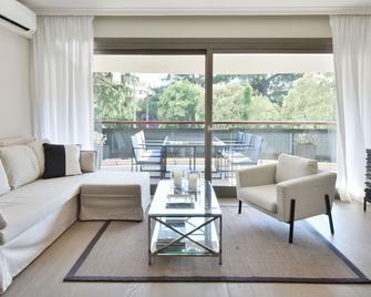 CANNES - 2-BR flat 15-min walk to the beaches - Cannes - Sala de estar