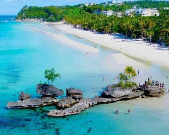 Moonlight Breeze Inn Boracay - Boracay - Ranta