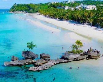 Moonlight Breeze Inn Boracay - בורקאי - חוף