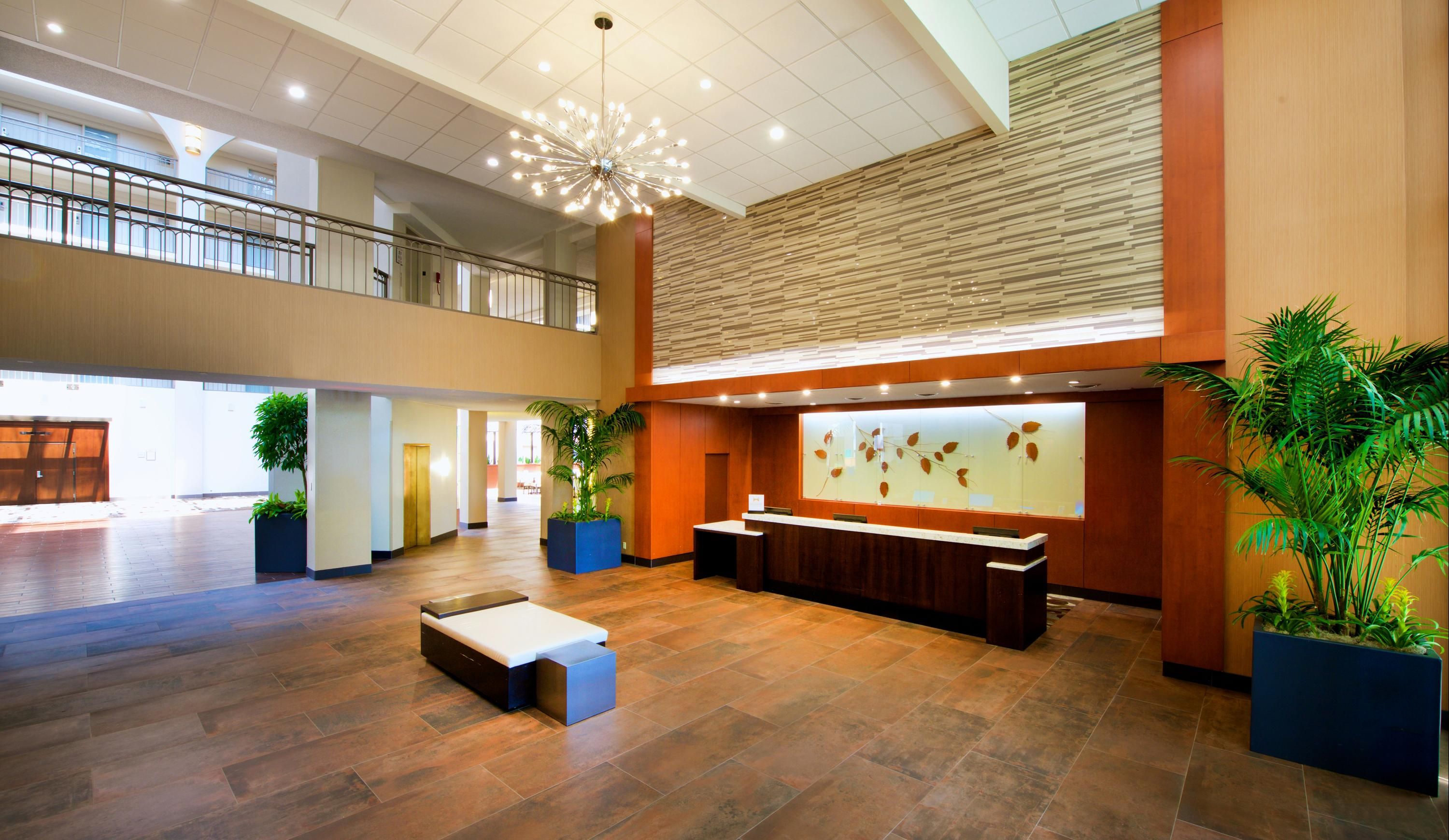 Embassy Suites by Hilton Cincinnati Northeast Blue Ash - Blue Ash - Resepsjon