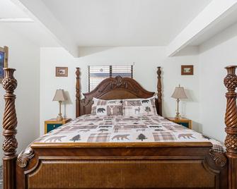 Village Suites Inn. Grizzly Bear, Perfect Location in the Village, fully equipped upstairs unit. - Big Bear Lake - Ložnice