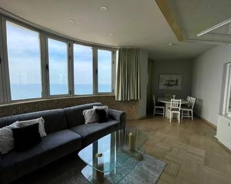 Royal on the Sea - Netanya - Vardagsrum