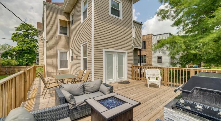 Other view of Spacious Chicago Condo with Deck Less Than 9 Mi to Downtown!