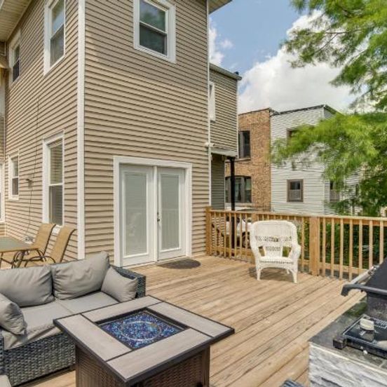 Other view of Spacious Chicago Condo with Deck Less Than 9 Mi to Downtown!