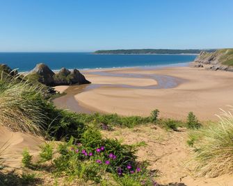 Llanrhidian Holiday Park - Llanrhidian Higher - Beach