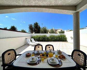 Pêra Brightness Villa By Homing - Pêra - Balcony