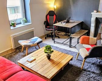 Chambre D'hôte Calme et Cosy, à 3min de la Gare, Avec un Grand lit de 160cm - Nevers - Sala de estar