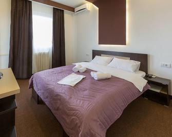 Hotel Oplenac - Topola - Camera da letto