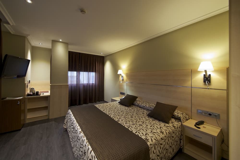 Hotel Francisco Ii - Ourense - Schlafzimmer