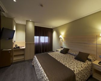 Hotel Francisco Ii - Ourense - Schlafzimmer